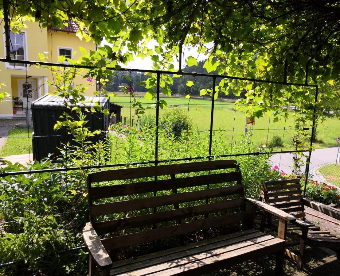 Ferienhaus Am Bach Mit Grossem Garten Deuerling Esterno foto